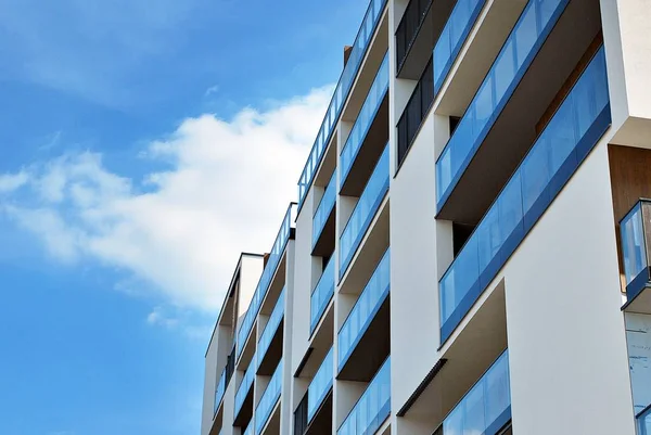 Modern, lüks apartman binası..