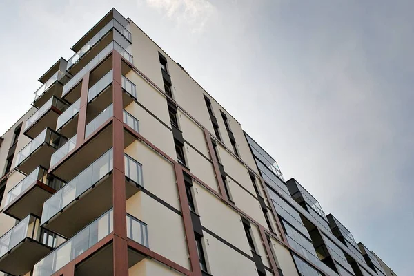 Modern, lüks apartman binası..