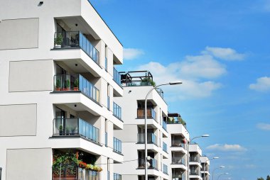 Modern, lüks apartman binası..