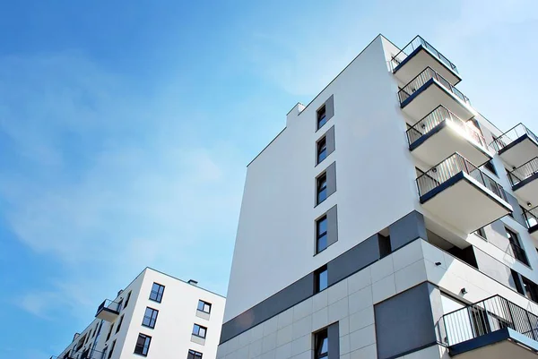 Modern, lüks apartman binası..