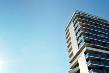 Modern, lüks apartman binası..