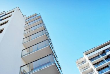 Modern, lüks apartman binası..