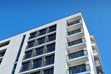 Modern, lüks apartman binası..