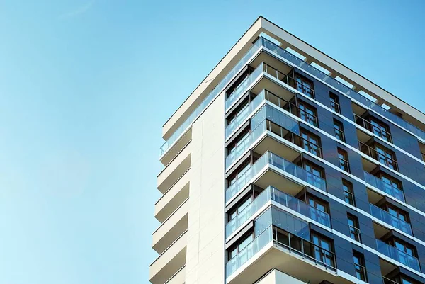 Modern, lüks apartman binası..