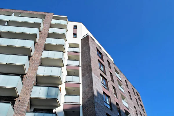 Modern, lüks apartman binası..