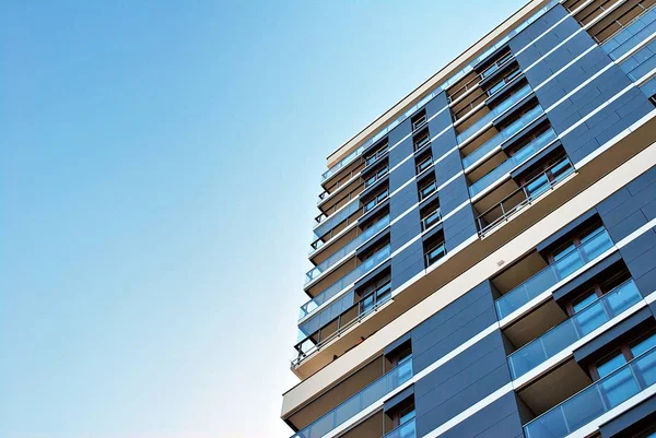 Modern, lüks apartman binası..