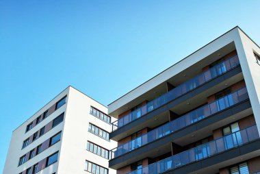 Modern, lüks apartman binası.
