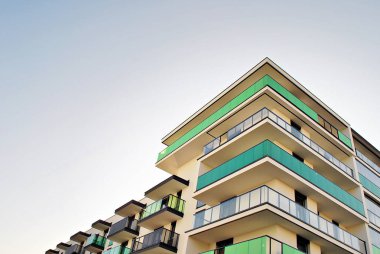 Modern, lüks apartman binası.