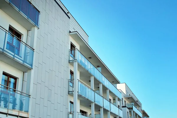 Modern, lüks apartman binası..