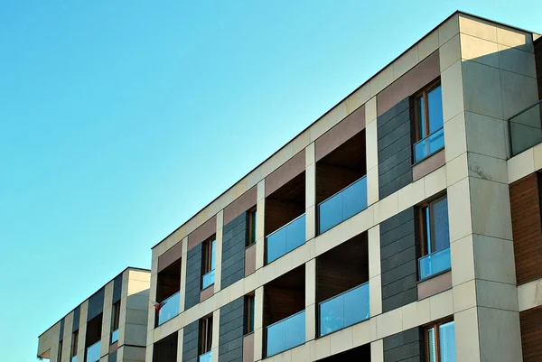 Modern, lüks apartman binası..