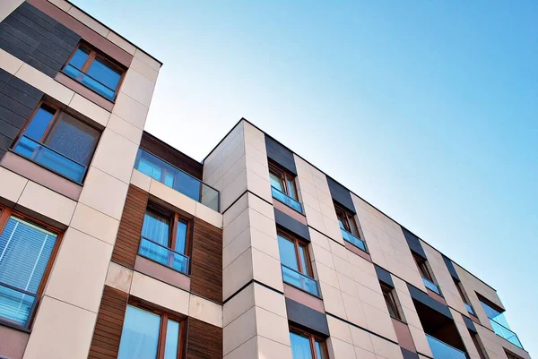 Modern, lüks apartman binası..