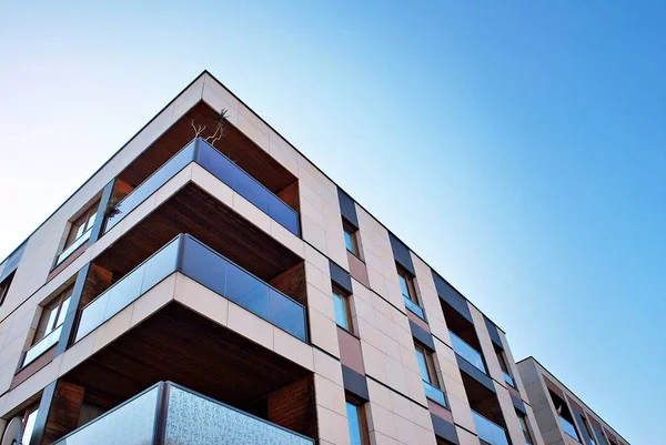 Modern, lüks apartman binası..