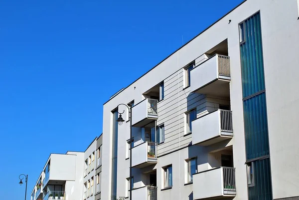 Modern, lüks apartman binası..