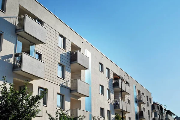 Modern, lüks apartman binası..