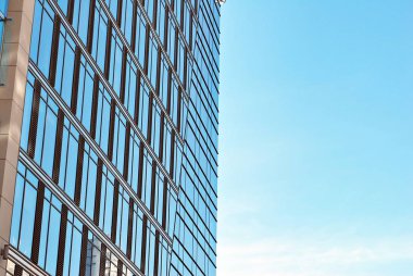 Modern binanın cam mimarisi