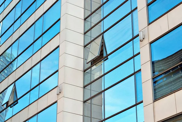 Üveg építészet modern épület — Stock Fotó
