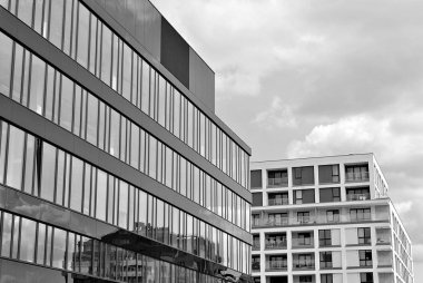 Modern bina. Camdan yapılmış modern ofis binası.