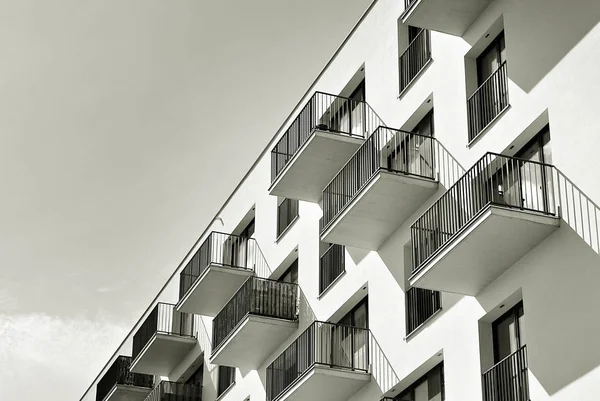 Modern, lüks apartman. Siyah ve beyaz