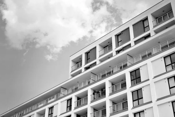 Modern, lüks apartman. Siyah ve beyaz