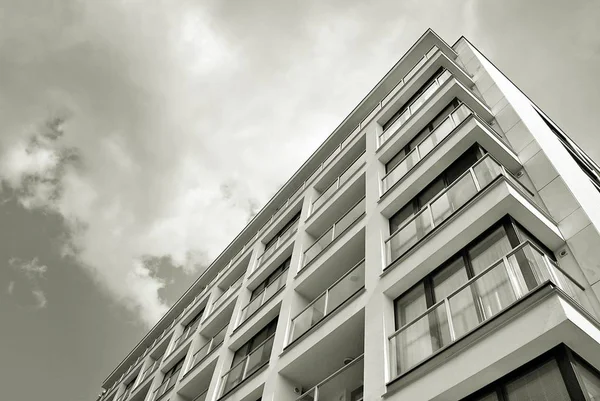 Modern, lüks apartman. Siyah ve beyaz