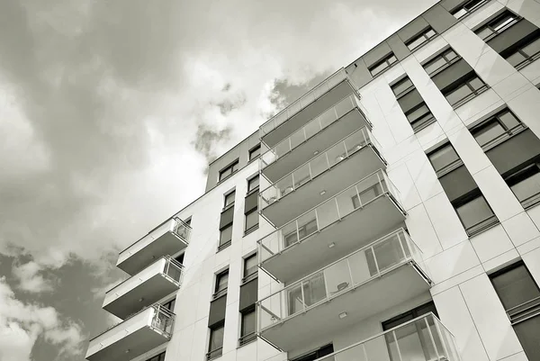 Modern, lüks apartman. Siyah ve beyaz