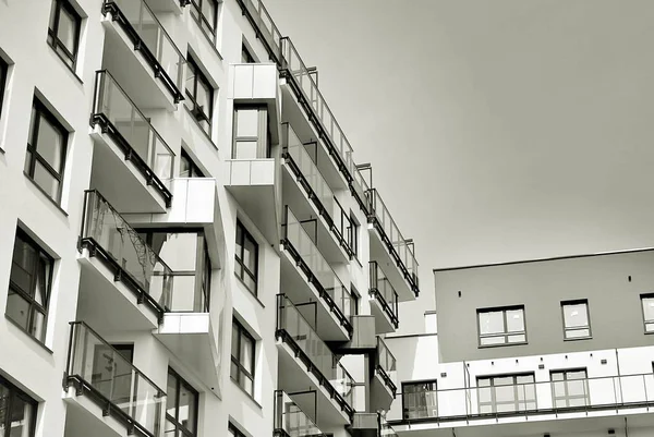 Modern, lüks apartman. Siyah ve beyaz