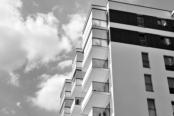 Modern, lüks apartman. Siyah ve beyaz