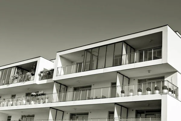 Modern, lüks apartman. Siyah ve beyaz