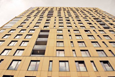 Modern, lüks apartman binası.