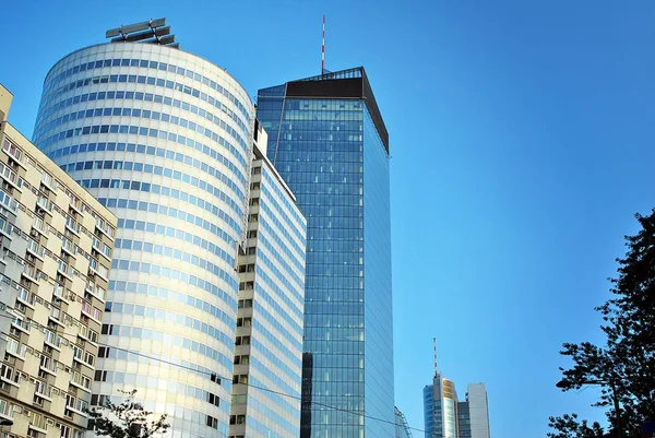 Edificio de oficinas moderno. —  Fotos de Stock