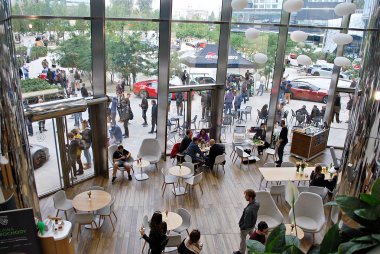 Varşova Spire. Modern ofis binası.