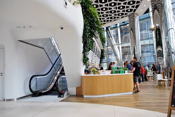 Varşova Spire. Modern ofis binası.