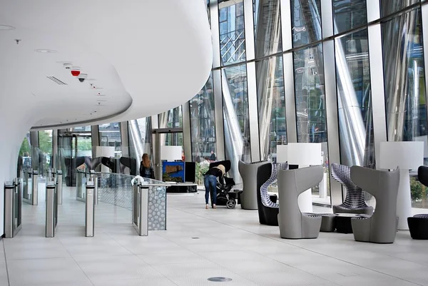 Varşova Spire. Modern ofis binası.