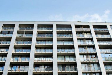 Modern, lüks apartman binası..