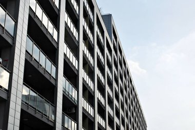 Modern, lüks apartman binası..