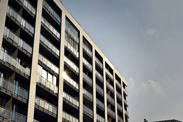 Modern, lüks apartman binası..