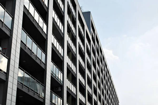 Modern, lüks apartman binası..