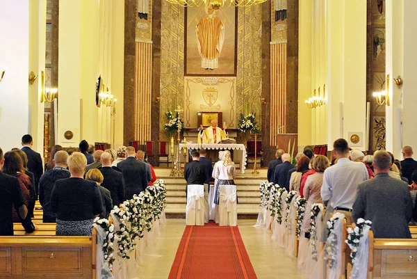 Düğün töreni Katolik Kilisesi