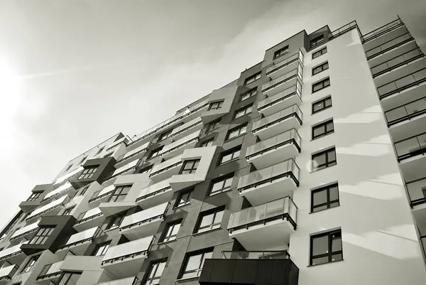 Modern, lüks apartman. Siyah ve beyaz