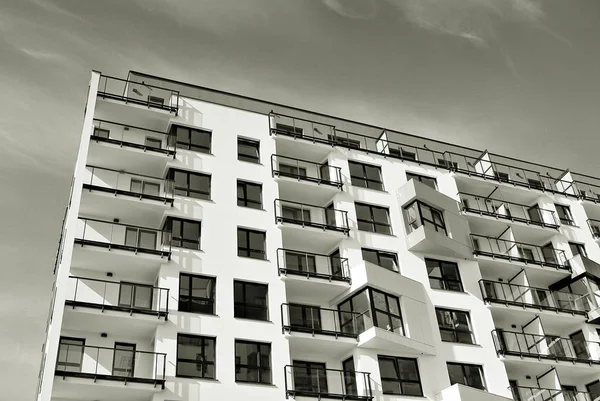 Modern, lüks apartman. Siyah ve beyaz