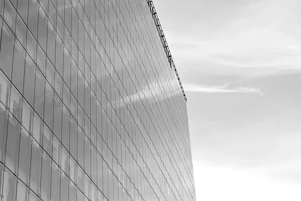 Modern, Luxury Apartment Building. Black and white — Stock Photo, Image