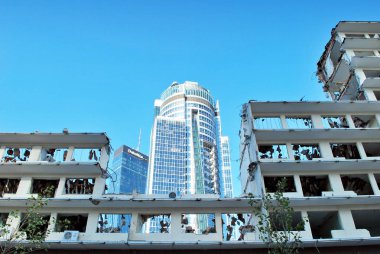 Ofis Phn binasının yıkılması