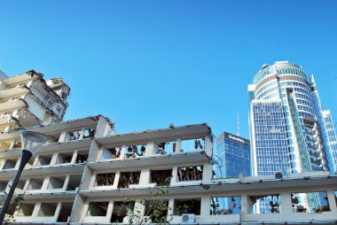 Ofis Phn binasının yıkılması