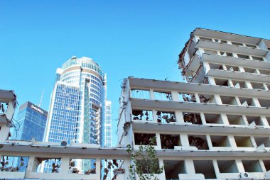 Ofis Phn binasının yıkılması