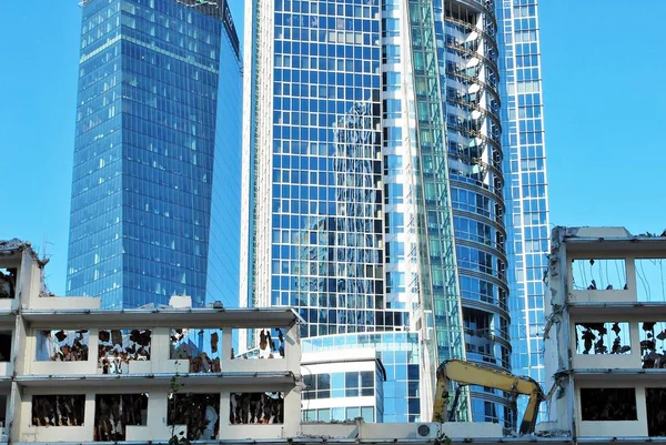 Ofis Phn binasının yıkılması