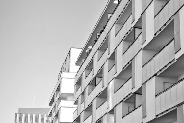 Modern, lüks apartman. Siyah ve beyaz.