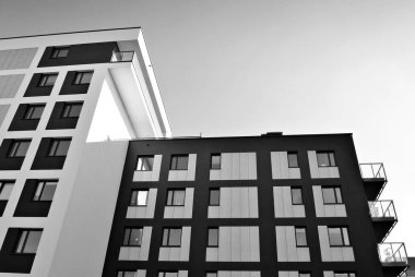 Modern, lüks apartman. Siyah ve beyaz.