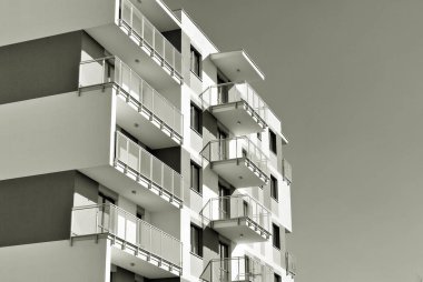 Modern, lüks apartman. Siyah ve beyaz.