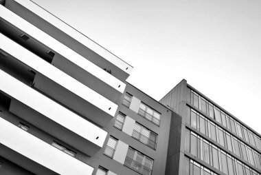 Modern, lüks apartman. Siyah ve beyaz.