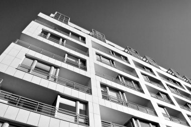 Modern, lüks apartman. Siyah ve beyaz.